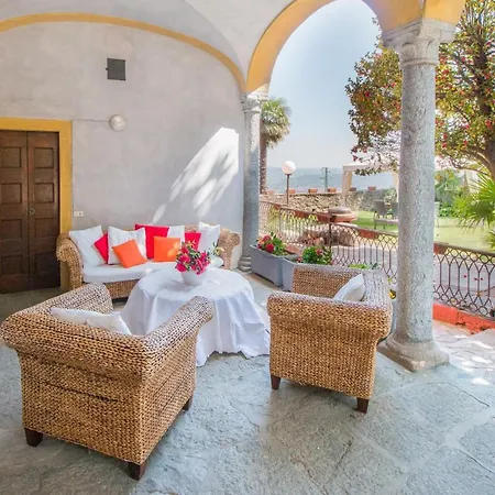 Sleeps 5 With Pool And Wifi Massino Visconti